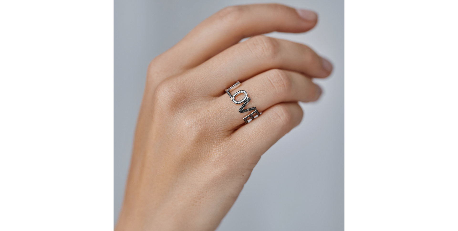 Prsteň s čiernymi diamantmi Love